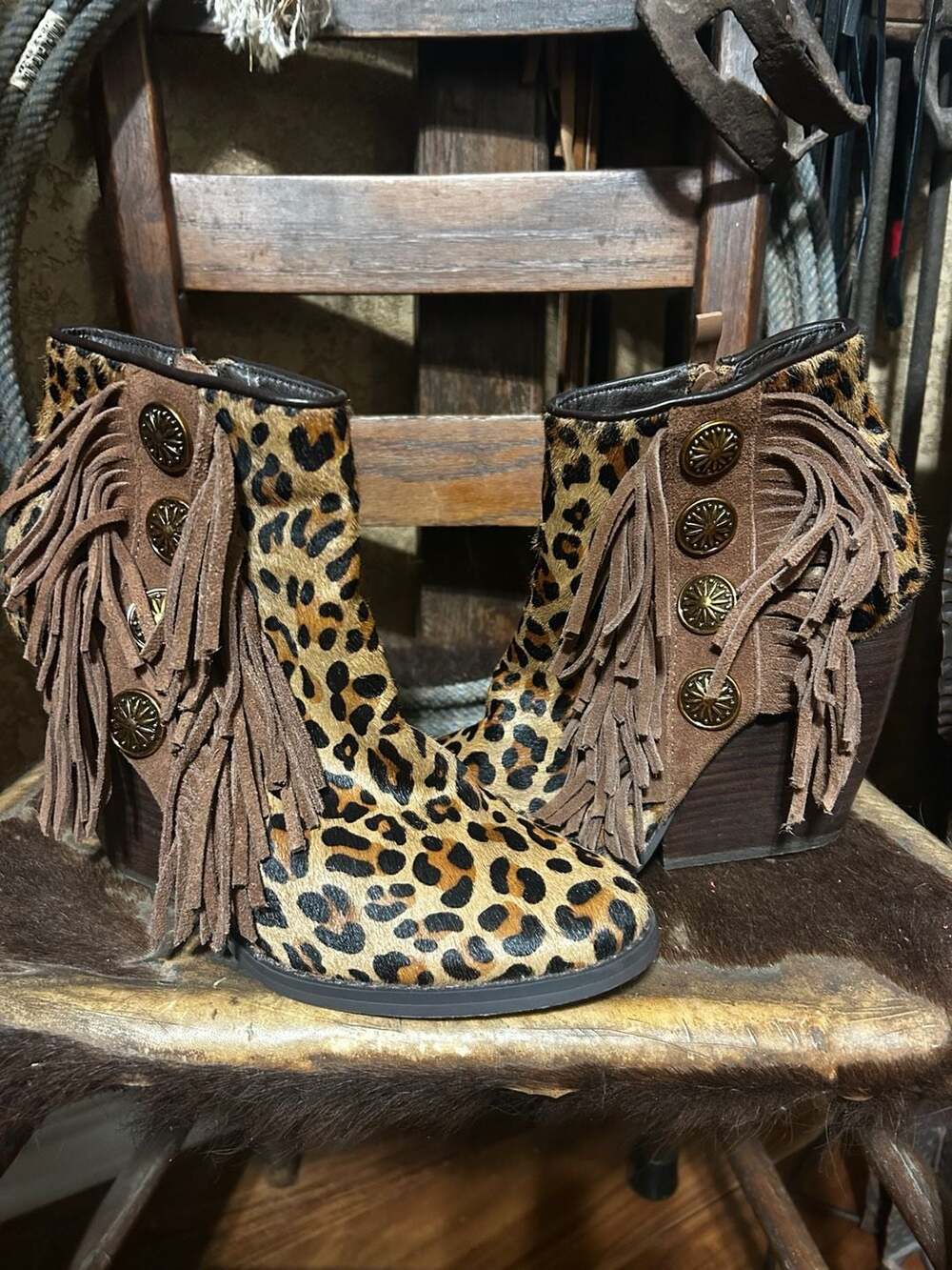 Very Volatile Los Angeles Laine Fringe Concho Wedge Booties Size 7.5